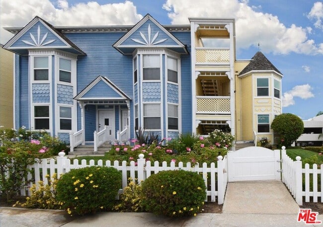 100 Monterey Blvd in Hermosa Beach, CA - Building Photo - Building Photo