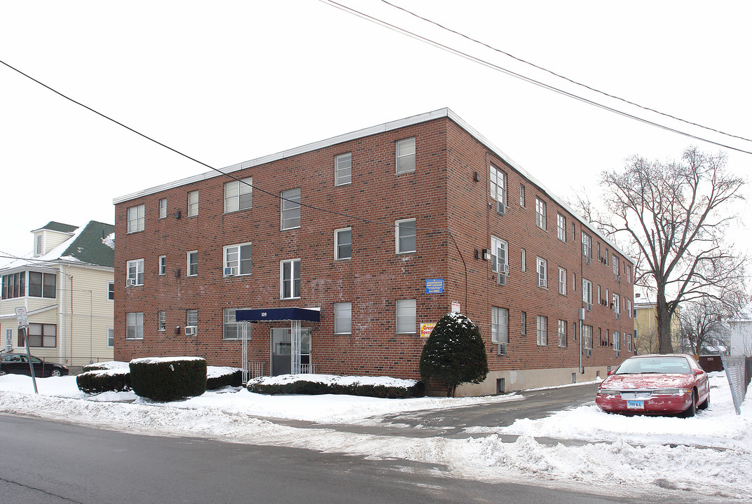 109 Adelaide St in Hartford, CT - Building Photo