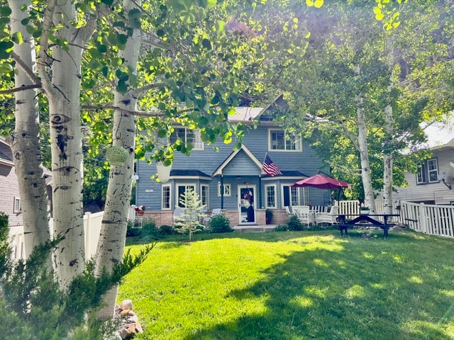 property at 1562 Oak St