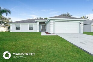 1911 NE 19th Ave in Cape Coral, FL - Building Photo