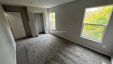 718 Euclid Ave in Akron, OH - Foto de edificio - Building Photo