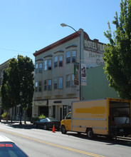 Galleria Apartments in Vallejo, CA - Foto de edificio - Building Photo