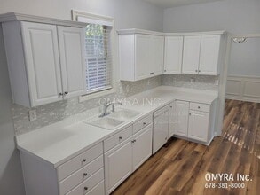 3001 Rosebrook Dr in Decatur, GA - Foto de edificio - Building Photo