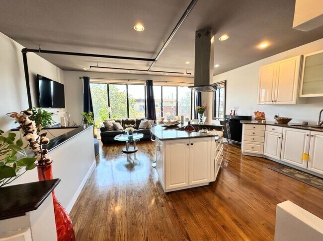 6907 Bergenline Ave in Guttenberg, NJ - Building Photo - Building Photo