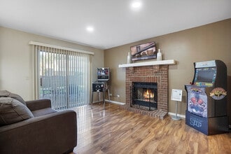 2323 Woodview Ln, Unit SI ID1285057P in Naperville, IL - Foto de edificio - Building Photo