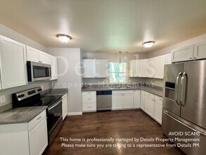 2382 Martin Ave E in Port Orchard, WA - Building Photo - Building Photo