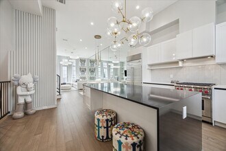 5820 Winsome Ln in Houston, TX - Building Photo - Building Photo