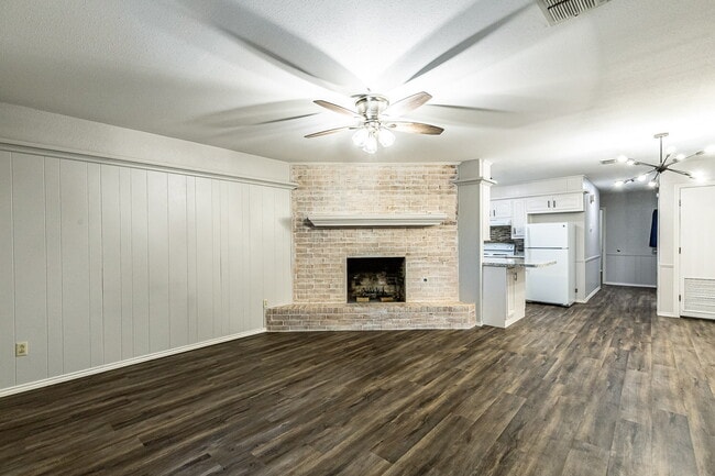 7005 Geneva Ave in Lubbock, TX - Foto de edificio - Building Photo