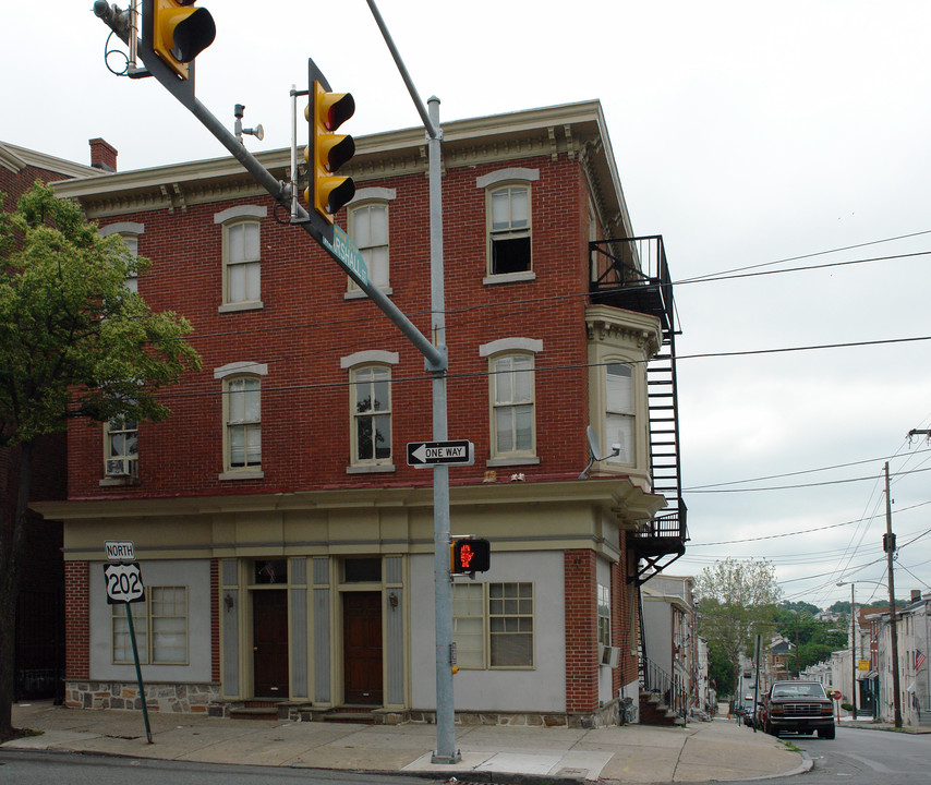 600 Dekalb St in Norristown, PA - Foto de edificio