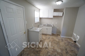 581 Seminole Cir in Fairfield, AL - Building Photo - Building Photo