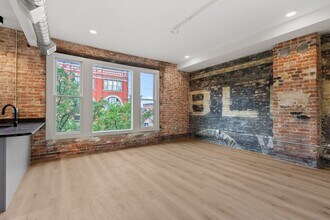 266 E Michigan Ave, Unit 302 in Kalamazoo, MI - Building Photo - Building Photo