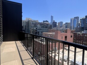 757 N Orleans St, Unit 605 -2 in Chicago, IL - Building Photo - Building Photo