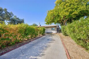 1513 Bryn Mawr Ave in Las Vegas, NV - Building Photo