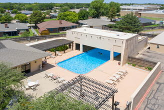 Summit Park in Amarillo, TX - Foto de edificio - Building Photo