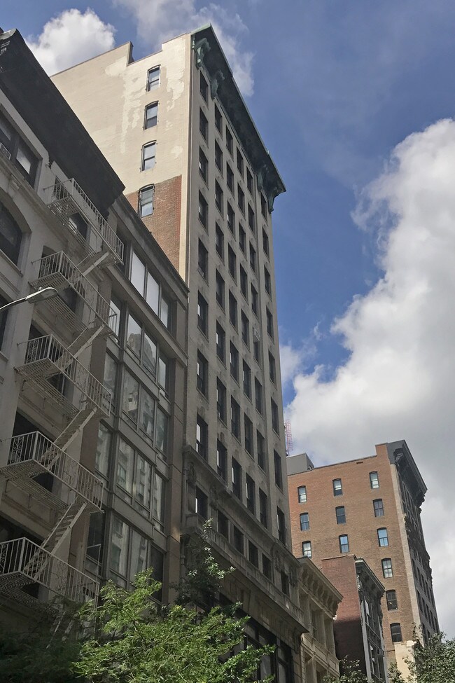 40 W 22nd St in New York, NY - Foto de edificio - Building Photo