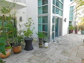 7744 Collins Ave-Unit -7 in Miami Beach, FL - Building Photo - Building Photo