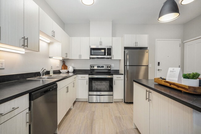 HoM Flats at Felch Street