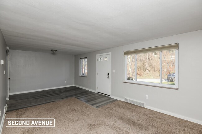 220 Briarwood Dr in Pittsburgh, PA - Building Photo - Building Photo
