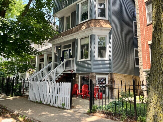 property at 1416 W Wolfram St