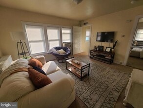 15 E Oakland Ave in Haddon Township, NJ - Building Photo - Building Photo