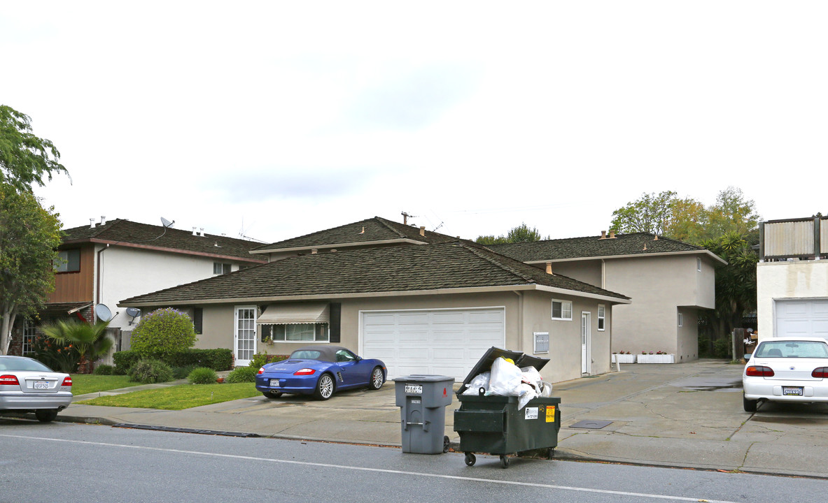 833 Maryann Dr in Santa Clara, CA - Building Photo