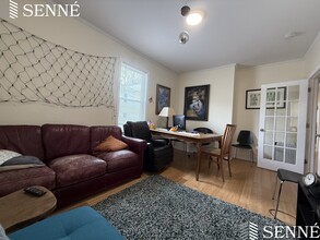 47 Dane St, Unit 1 in Somerville, MA - Building Photo - Building Photo
