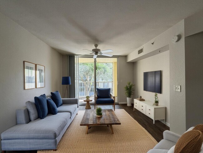 4121 Residence Drive in Ft. Myers, FL - Foto de edificio - Building Photo