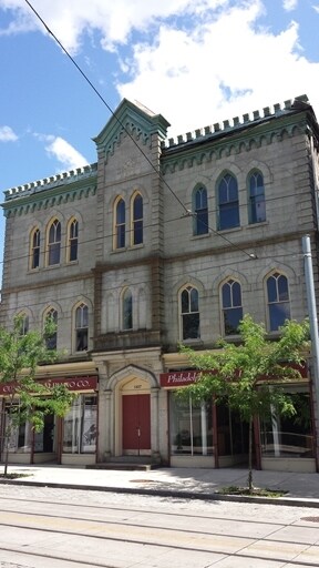 5423 Germantown Ave in Philadelphia, PA - Foto de edificio - Building Photo