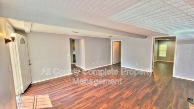 10610 Ithaca Dr in Jacksonville, FL - Building Photo - Building Photo