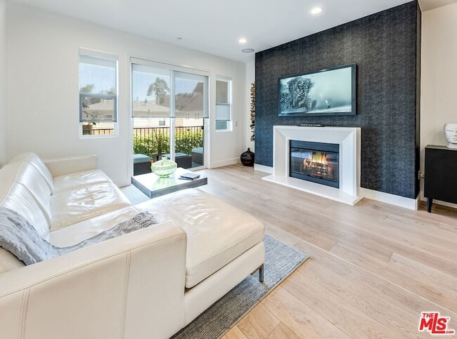 4820 Bellflower Ave, Unit 208 in Los Angeles, CA - Building Photo - Building Photo