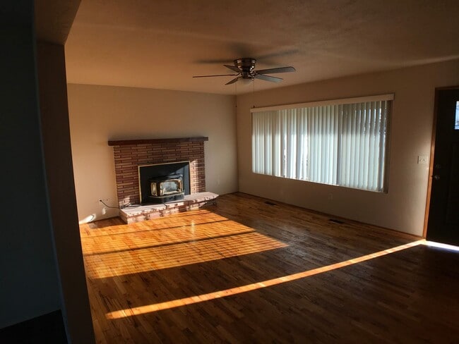 1611-1609 SW 17th St in Redmond, OR - Building Photo - Building Photo