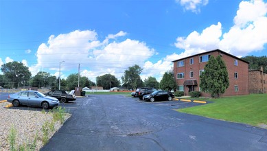 13951 Dori Ln in Crestwood, IL - Foto de edificio - Building Photo