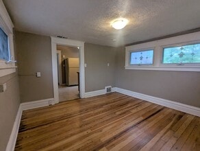 412 W César E. Chávez Ave in Lansing, MI - Building Photo - Building Photo