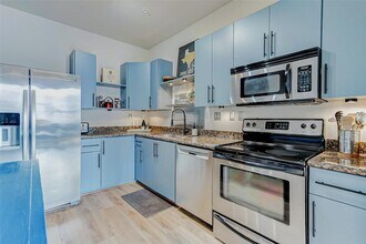 2205 McKinney St in Houston, TX - Building Photo - Building Photo