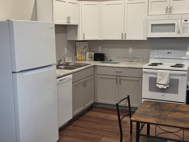 5833 Homewood Dr, Unit 5833