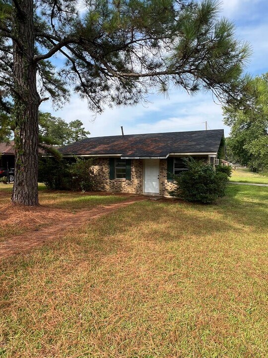 1208 N Pines Dr in Shreveport, LA - Building Photo
