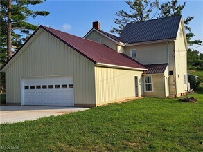 49197 John Tomcho Rd in Cumberland, OH - Building Photo - Building Photo
