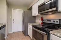 242 Maybrook Dr photo'