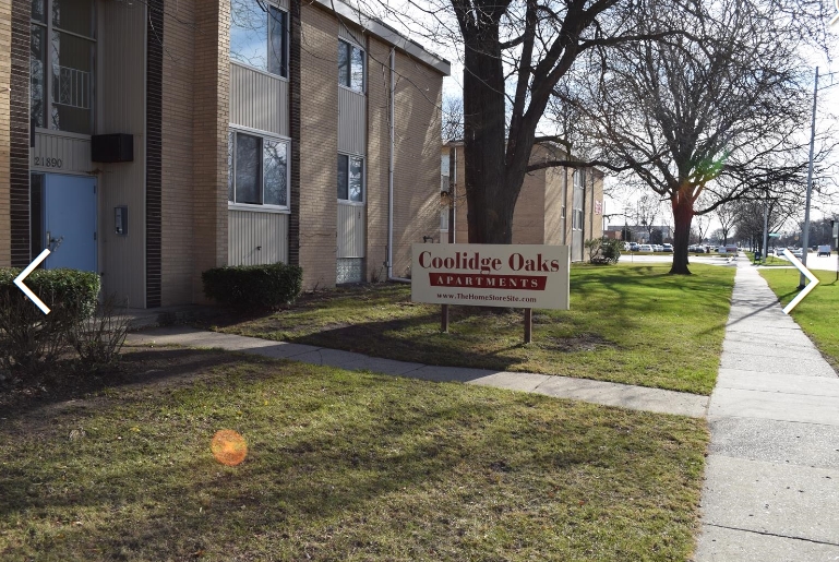 Coolidge Oaks Apartments in Oak Park, MI - Building Photo