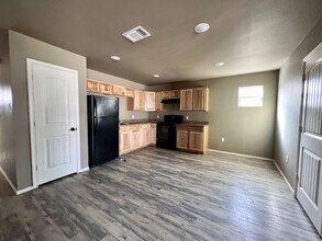 2207 E Main St in Lubbock, TX - Building Photo - Building Photo