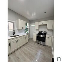 2800 W Cold Spring Ln in Baltimore, MD - Building Photo