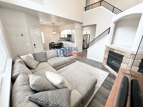 1325 S Chambers Rd in Aurora, CO - Building Photo - Building Photo