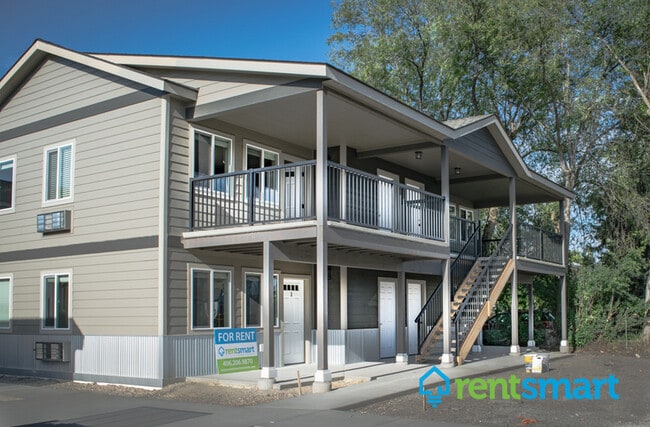 property at 2007 S 4th St W