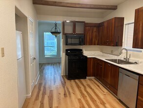 817 W Fischer St in Sherman, TX - Building Photo - Building Photo