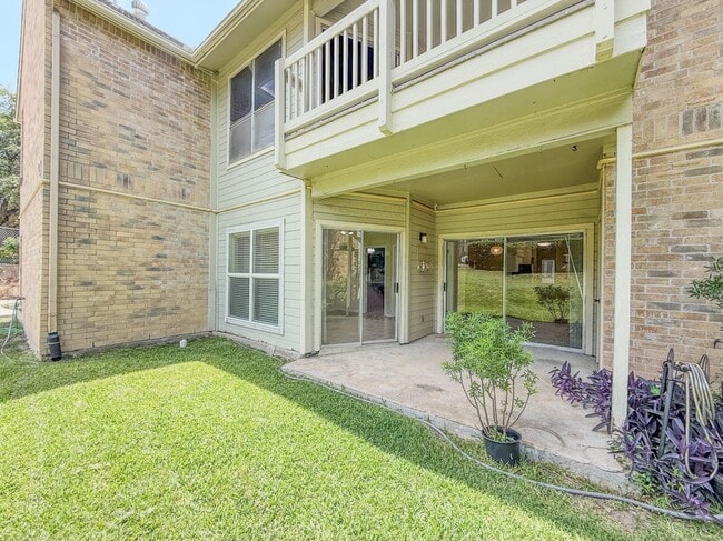 2450 Wickersham Ln in Austin, TX - Building Photo - Building Photo