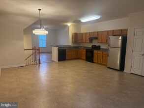 605 Susan Cir in North Wales, PA - Building Photo - Building Photo