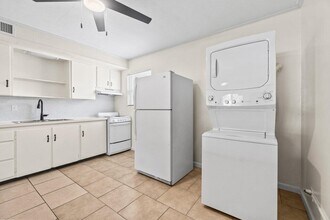 712 Hansen St in West Palm Beach, FL - Building Photo - Building Photo