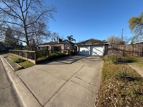 3601 Ardmore Rd in Sacramento, CA - Building Photo - Building Photo