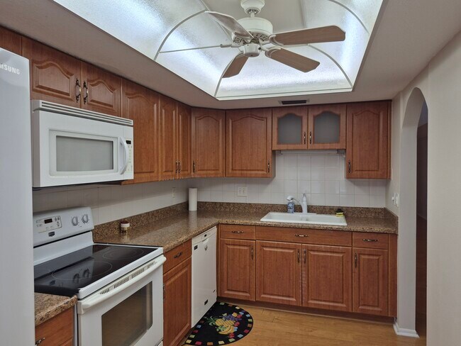 5745 Summerside Ln in Sarasota, FL - Building Photo - Building Photo