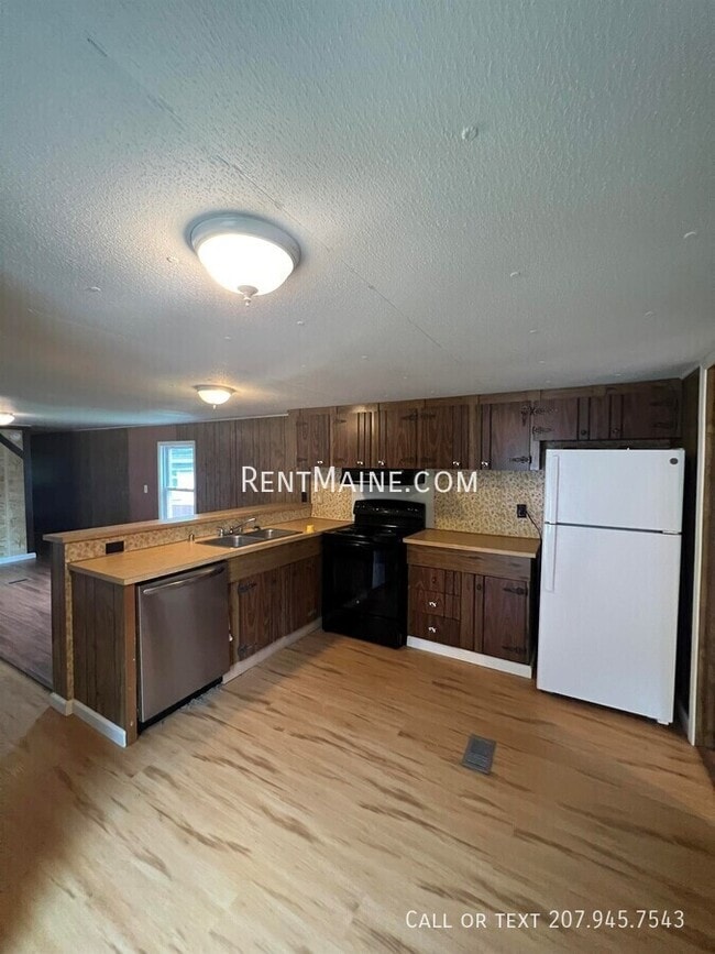 47 Pheasant Hill Trailer Park in Milford, ME - Building Photo - Building Photo